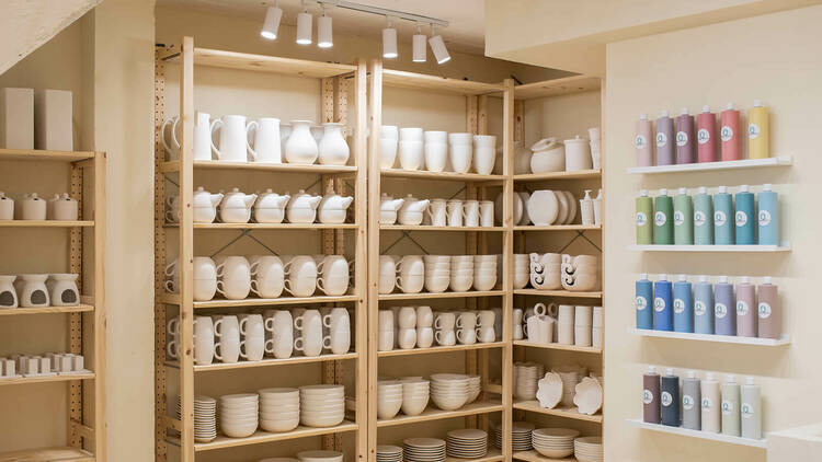 Los mejores locales pintar tazas en Madrid